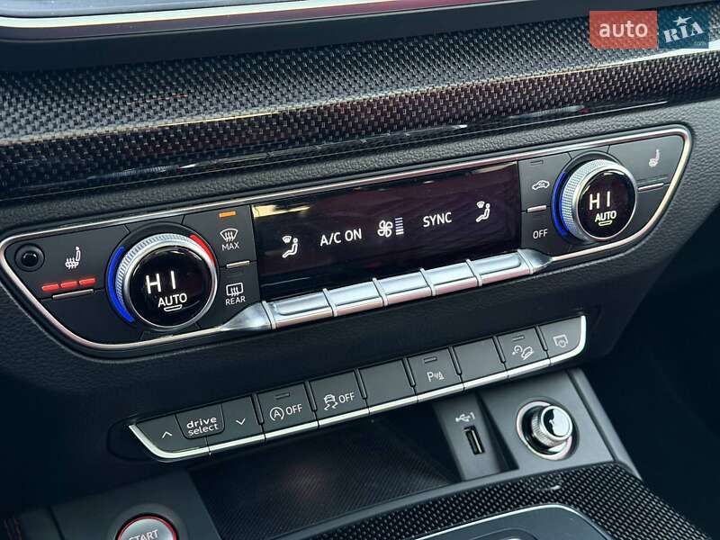 Внедорожник / Кроссовер Audi SQ5 2018 в Кривом Роге