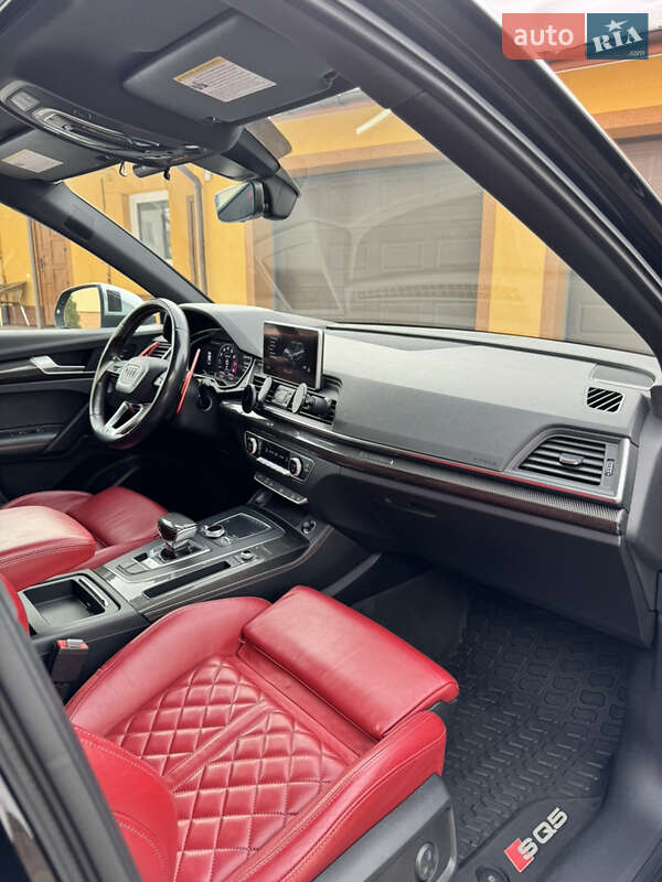 Внедорожник / Кроссовер Audi SQ5 2017 в Долине