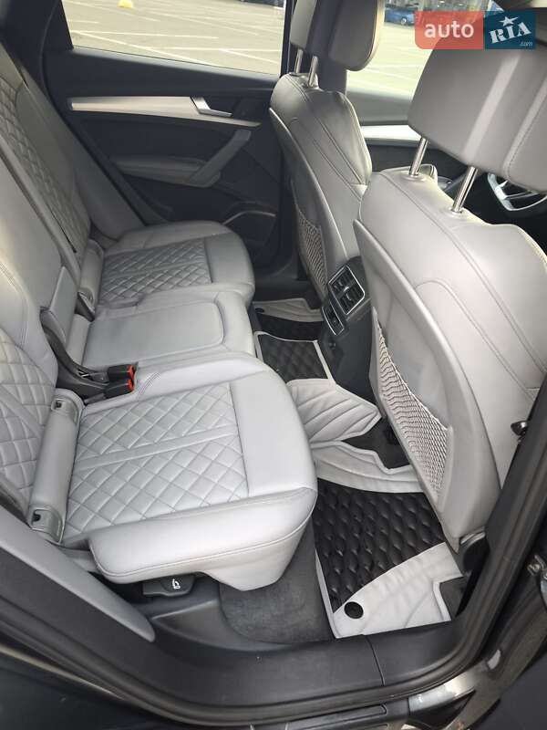 Внедорожник / Кроссовер Audi SQ5 2018 в Киеве