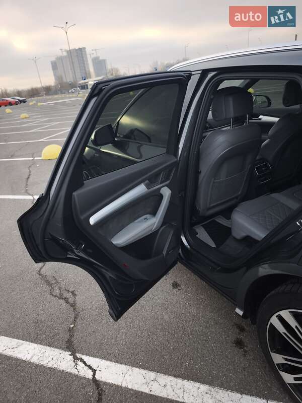 Внедорожник / Кроссовер Audi SQ5 2018 в Киеве