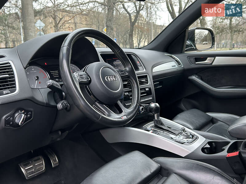 Позашляховик / Кросовер Audi SQ5 2015 в Миколаєві
