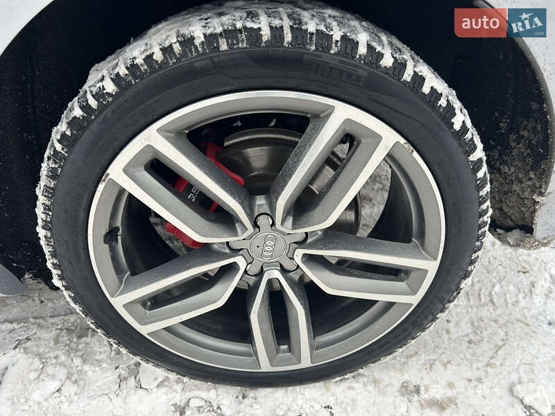 Позашляховик / Кросовер Audi SQ5 2016 в Києві