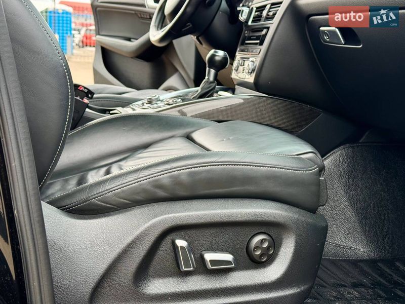 Внедорожник / Кроссовер Audi SQ5 2015 в Киеве