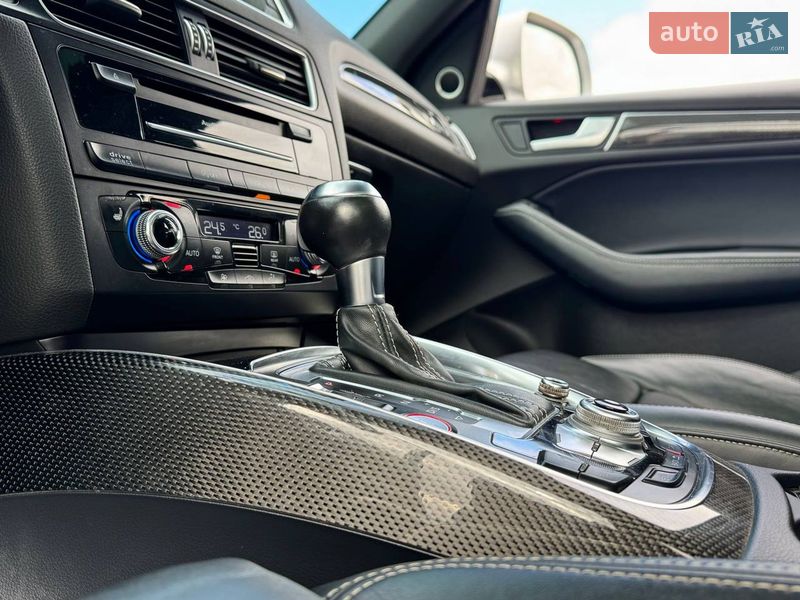 Внедорожник / Кроссовер Audi SQ5 2015 в Киеве