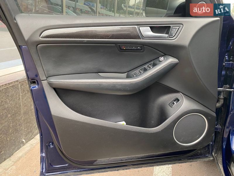 Внедорожник / Кроссовер Audi SQ5 2013 в Киеве