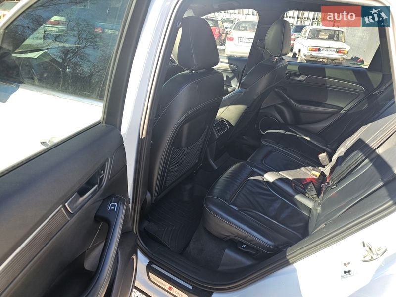 Внедорожник / Кроссовер Audi SQ5 2014 в Каменском