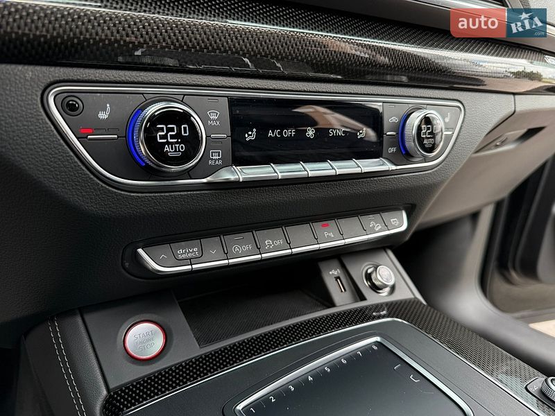 Позашляховик / Кросовер Audi SQ5 2019 в Дніпрі