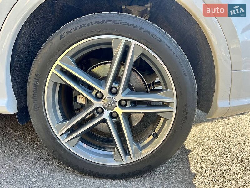 Внедорожник / Кроссовер Audi SQ5 2019 в Киеве