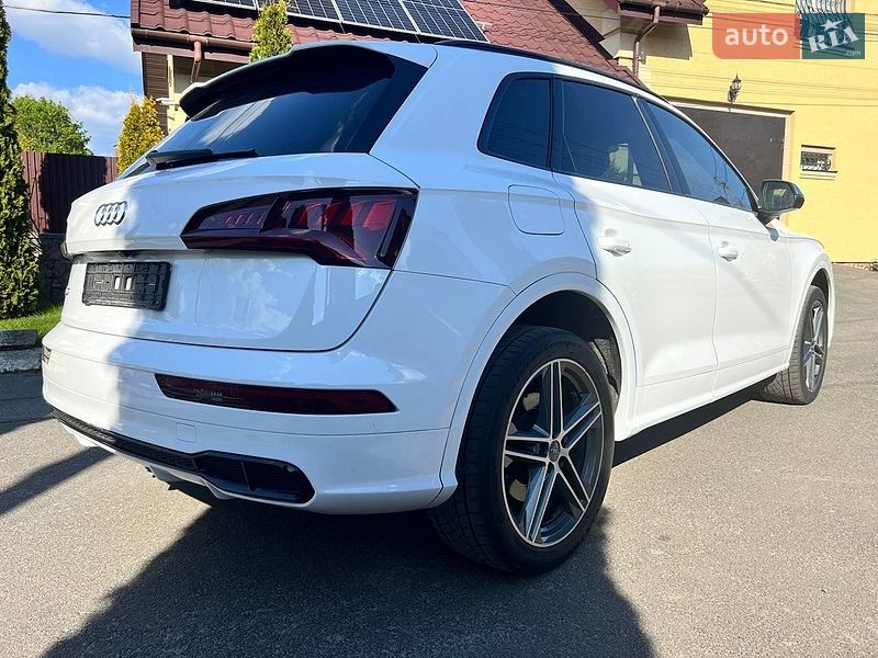 Внедорожник / Кроссовер Audi SQ5 2019 в Киеве