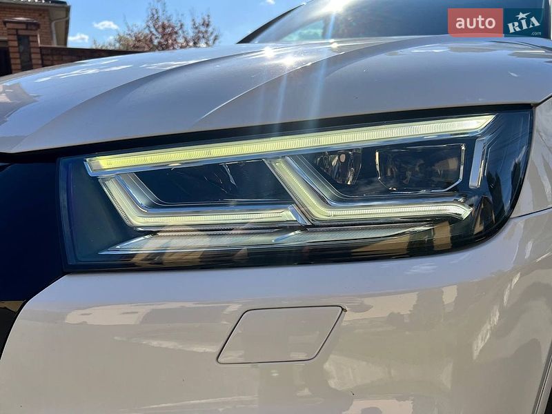 Внедорожник / Кроссовер Audi SQ5 2019 в Киеве