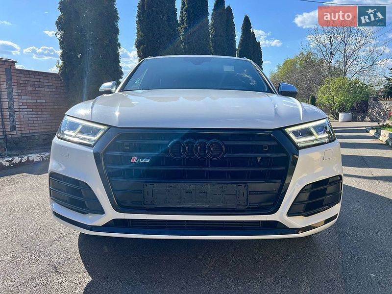 Внедорожник / Кроссовер Audi SQ5 2019 в Киеве