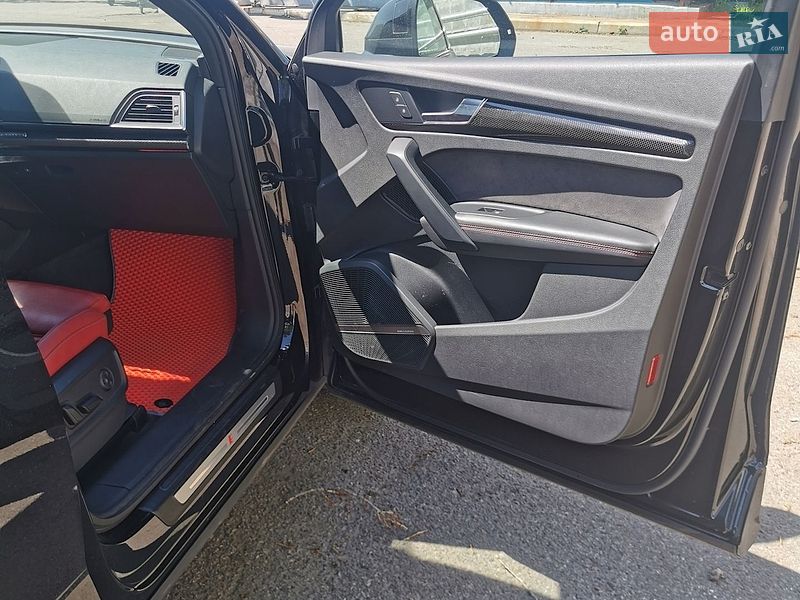 Внедорожник / Кроссовер Audi SQ5 2019 в Киеве