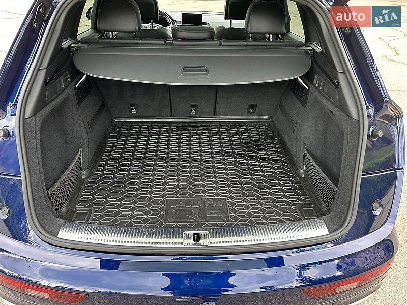 Внедорожник / Кроссовер Audi SQ5 2018 в Киеве