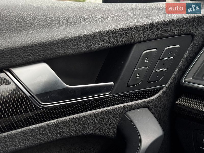 Внедорожник / Кроссовер Audi SQ5 2019 в Киеве