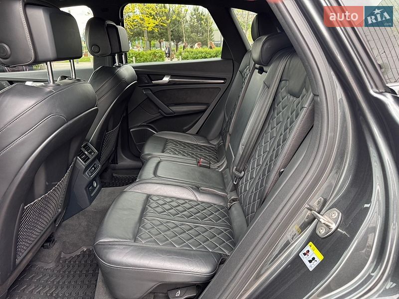 Внедорожник / Кроссовер Audi SQ5 2019 в Киеве