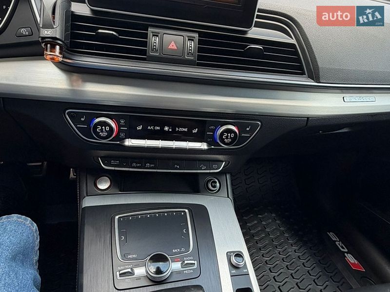 Позашляховик / Кросовер Audi SQ5 2017 в Дубні
