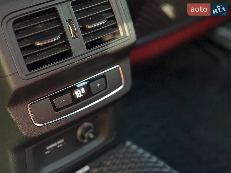 Внедорожник / Кроссовер Audi SQ5 2019 в Киеве