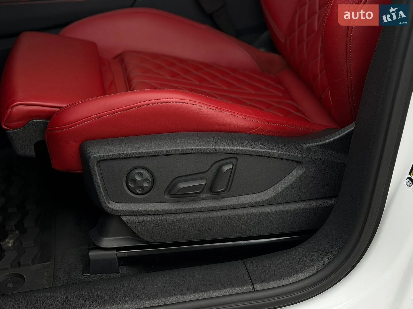 2018 Audi SQ5 - мініатюра 16