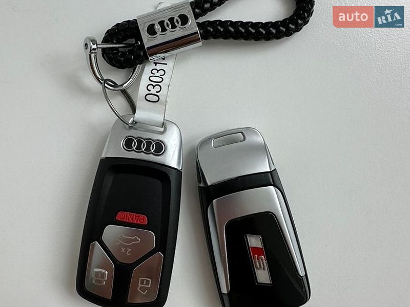 Позашляховик / Кросовер Audi SQ5 2019 в Києві