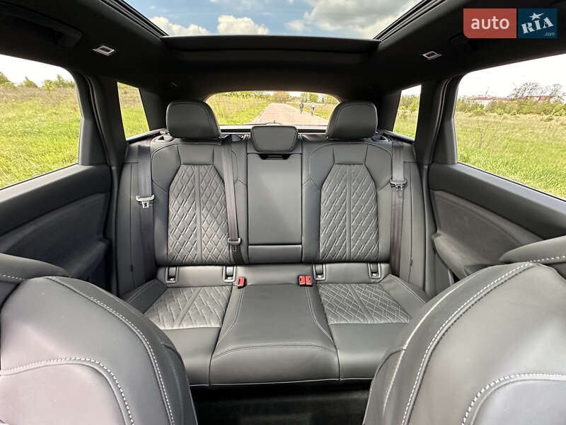 Внедорожник / Кроссовер Audi SQ6 e-tron 2024 в Киеве
