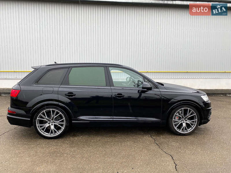 Позашляховик / Кросовер Audi SQ7 2017 в Виноградові