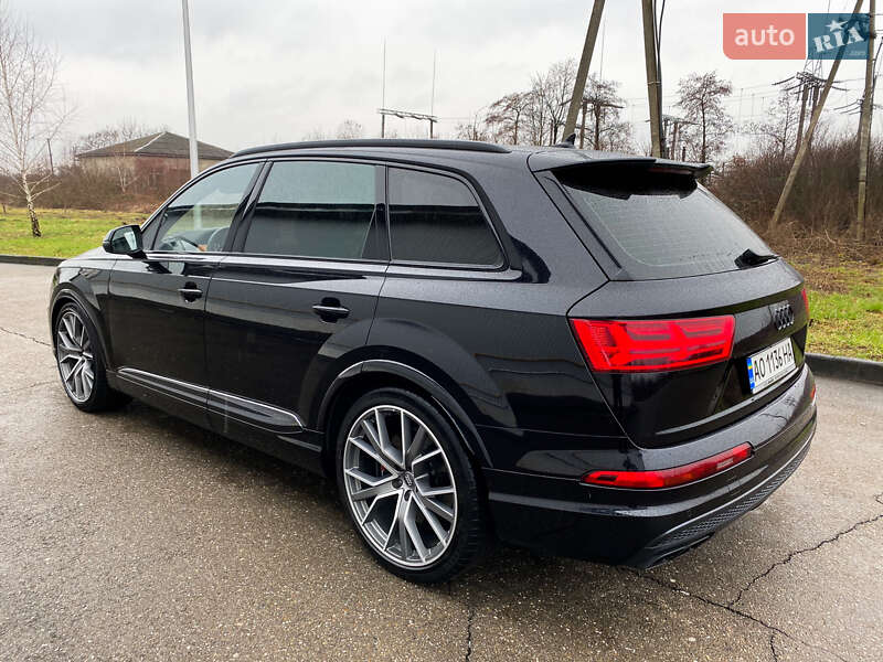 Позашляховик / Кросовер Audi SQ7 2017 в Виноградові