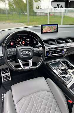 Внедорожник / Кроссовер Audi SQ7 2017 в 