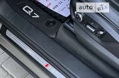 Внедорожник / Кроссовер Audi SQ7 2016 в 