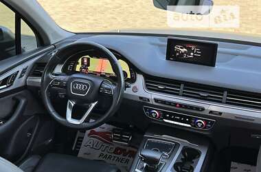 Внедорожник / Кроссовер Audi SQ7 2016 в 