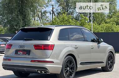 Внедорожник / Кроссовер Audi SQ7 2016 в 
