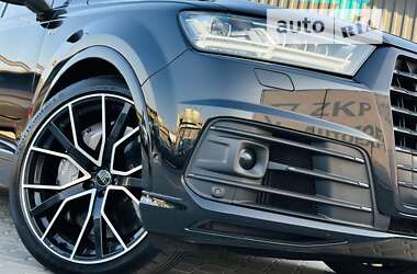 Внедорожник / Кроссовер Audi SQ7 2018 в 