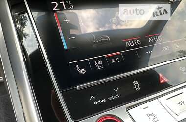 Внедорожник / Кроссовер Audi SQ7 2021 в 