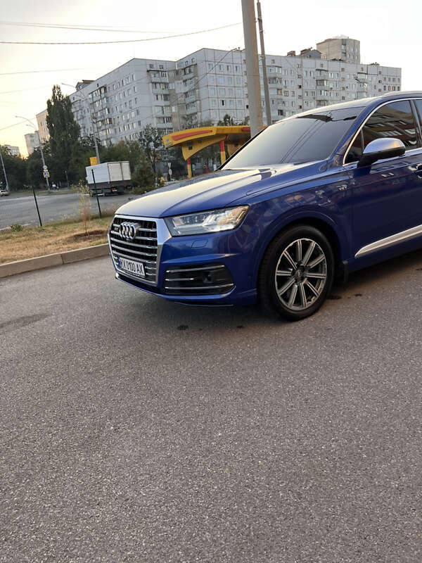 Позашляховик / Кросовер Audi SQ7 2017 в Києві