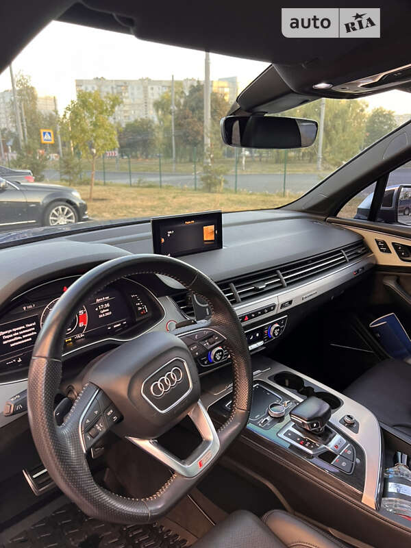 Позашляховик / Кросовер Audi SQ7 2017 в Києві