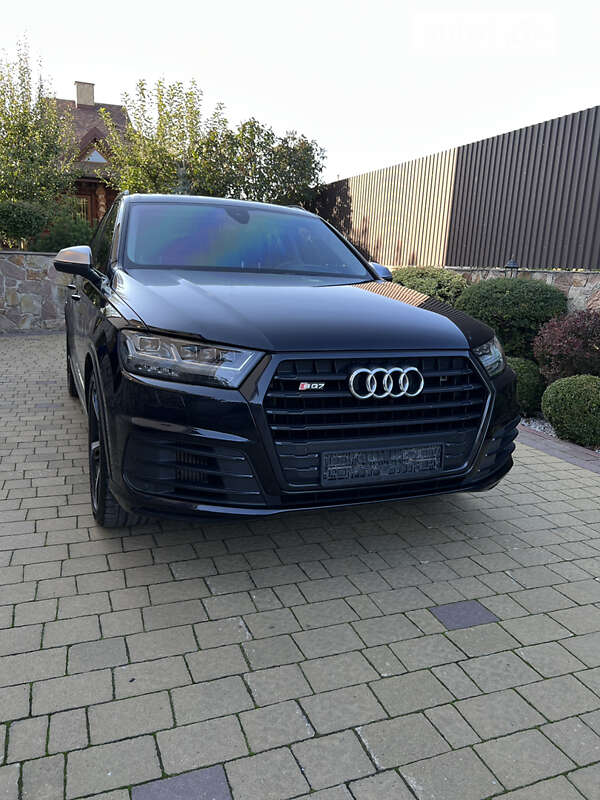 Audi SQ7, фото з оголошення