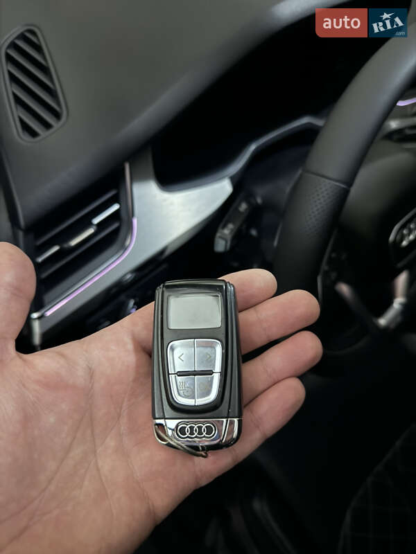 Внедорожник / Кроссовер Audi SQ7 2017 в Мукачево