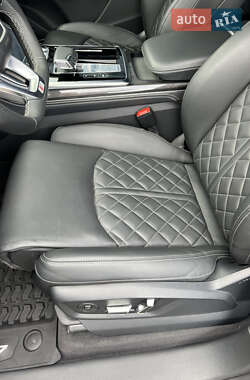 Внедорожник / Кроссовер Audi SQ7 2021 в 
