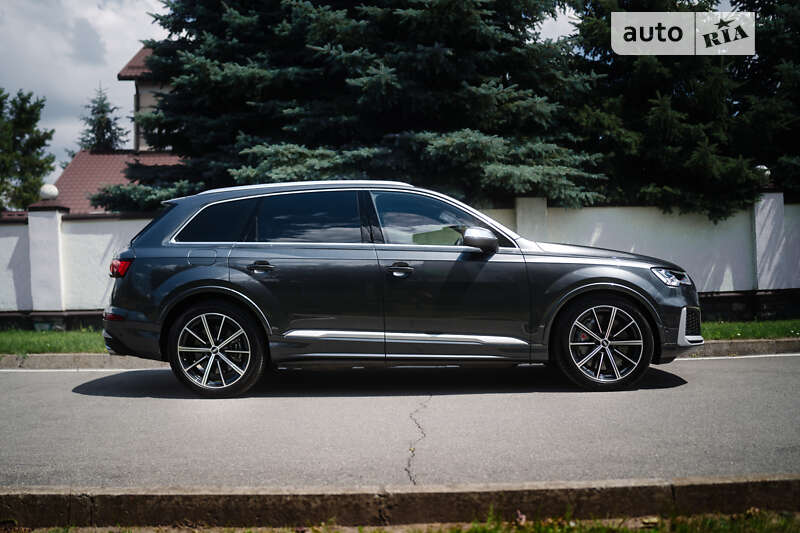 Позашляховик / Кросовер Audi SQ7 2021 в Києві
