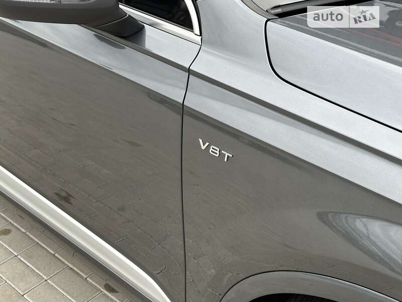 Позашляховик / Кросовер Audi SQ7 2017 в Мукачевому