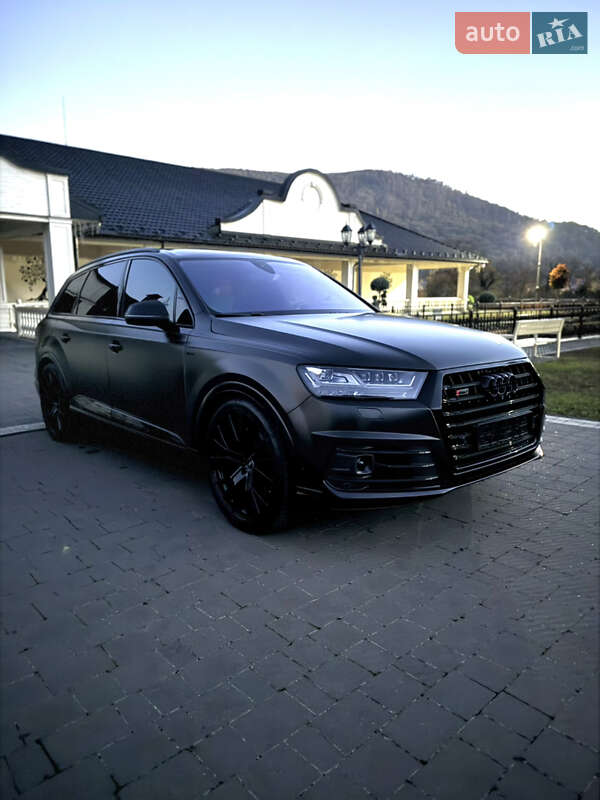 Внедорожник / Кроссовер Audi SQ7 2017 в Мукачево
