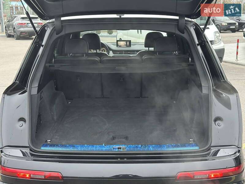 Внедорожник / Кроссовер Audi SQ7 2017 в Полтаве фото 17 Внедорожник / Кроссовер Audi SQ7 2017 в Полтаве