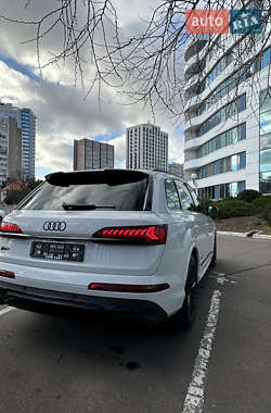 Внедорожник / Кроссовер Audi SQ7 2021 в 