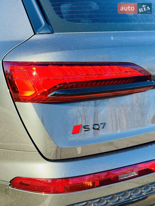Внедорожник / Кроссовер Audi SQ7 2024 в Днепре