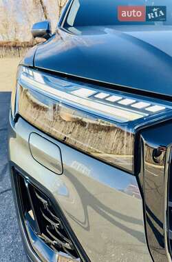 Внедорожник / Кроссовер Audi SQ7 2024 в 