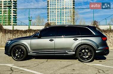 Внедорожник / Кроссовер Audi SQ7 2024 в 