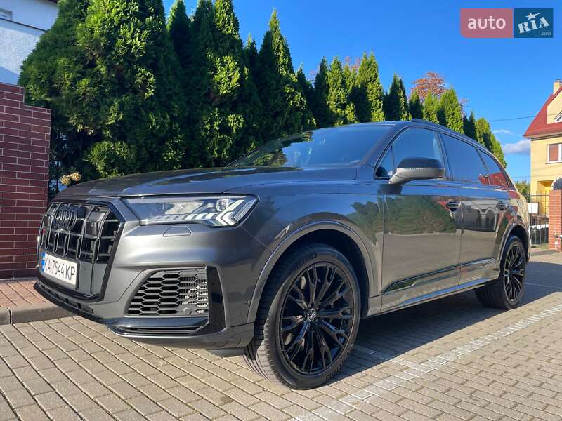 Внедорожник / Кроссовер Audi SQ7 2021 в Киеве