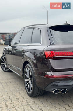 Внедорожник / Кроссовер Audi SQ7 2021 в 