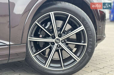 Внедорожник / Кроссовер Audi SQ7 2021 в 