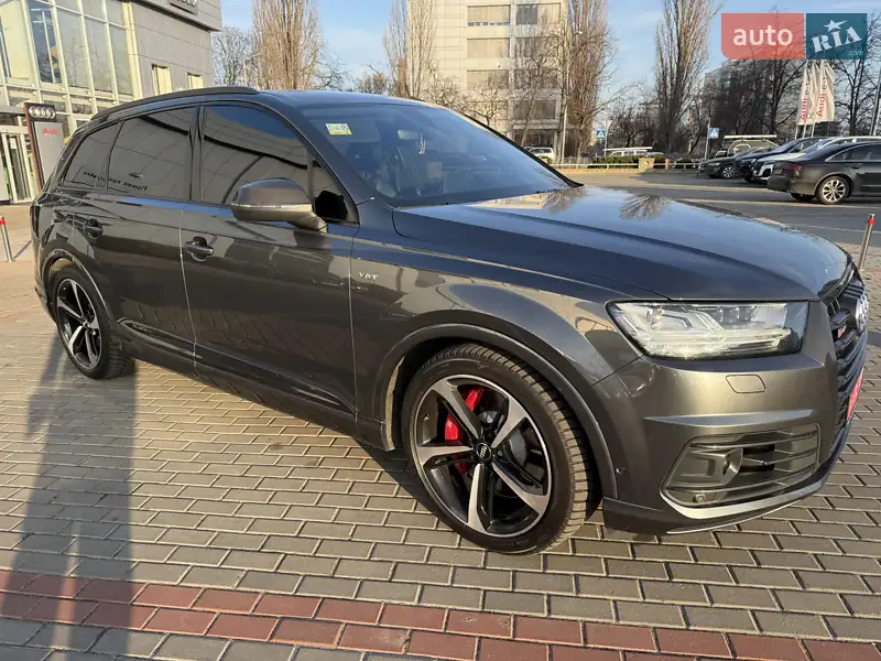 Позашляховик / Кросовер Audi SQ7 2018 в 