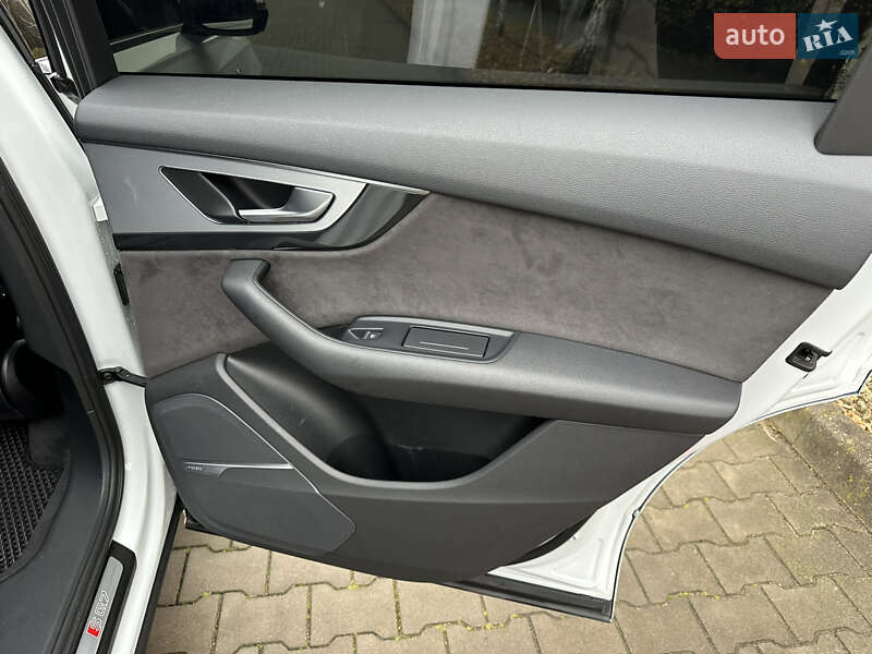 Внедорожник / Кроссовер Audi SQ7 2018 в Одессе